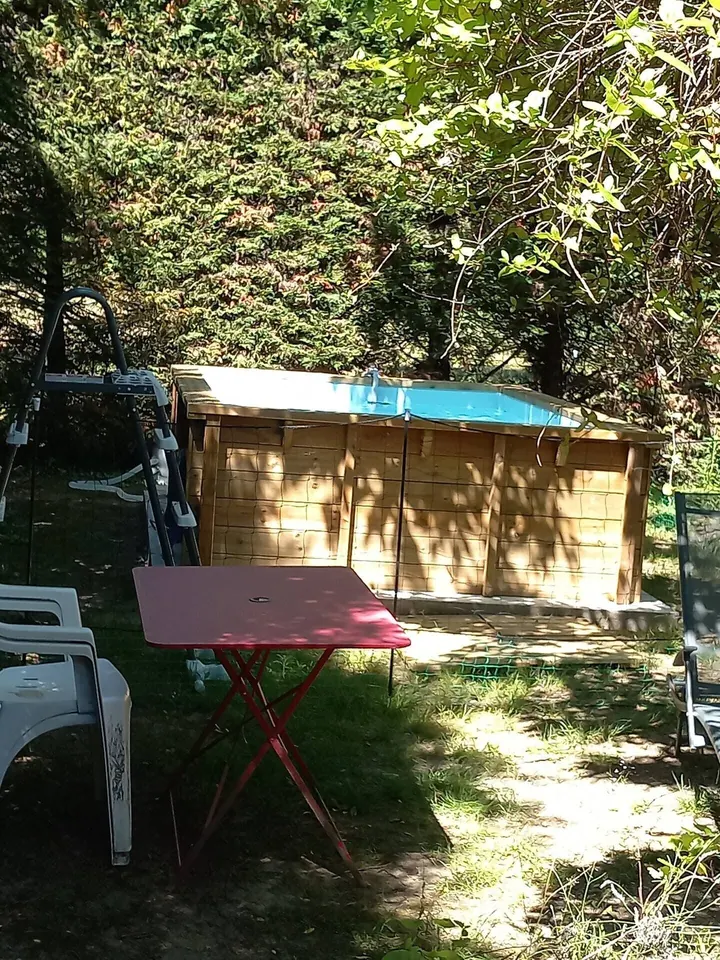 Pool and dining area in the garden